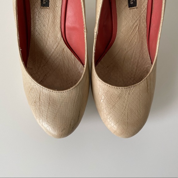 Michael Antonio | Nude Wedges - Picture 8 of 10